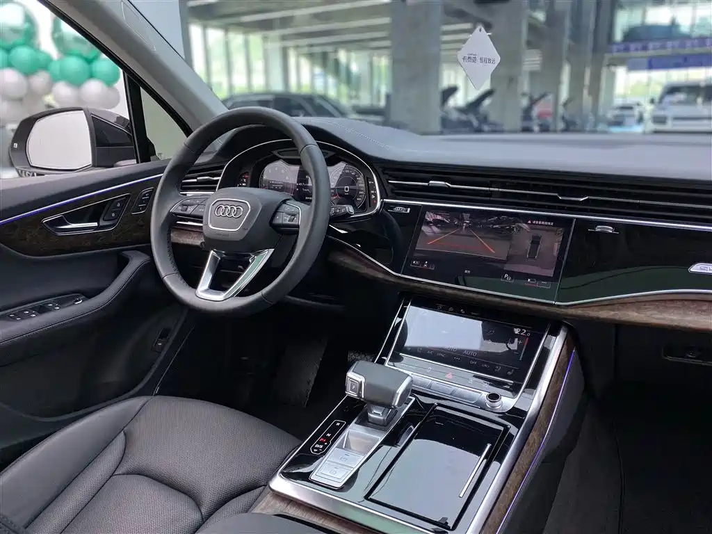 Audi Q7 2021 — фото 14