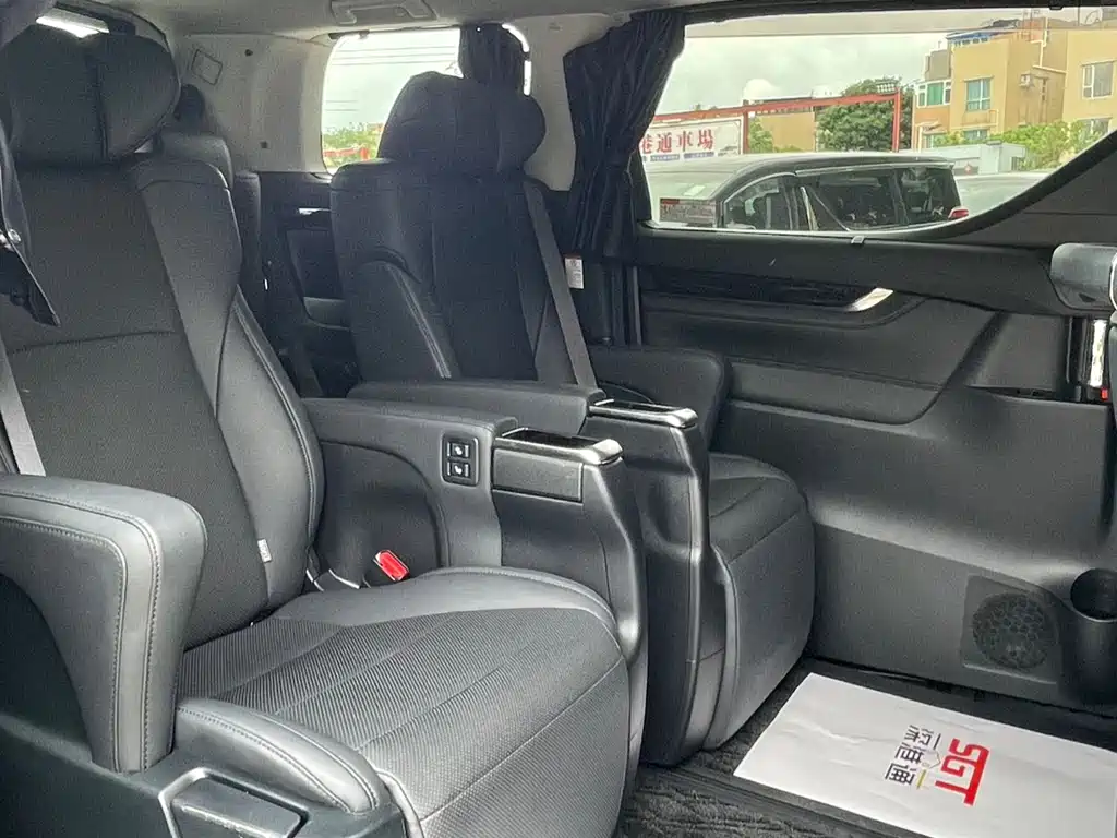 Toyota Alphard 2021 — фото 9
