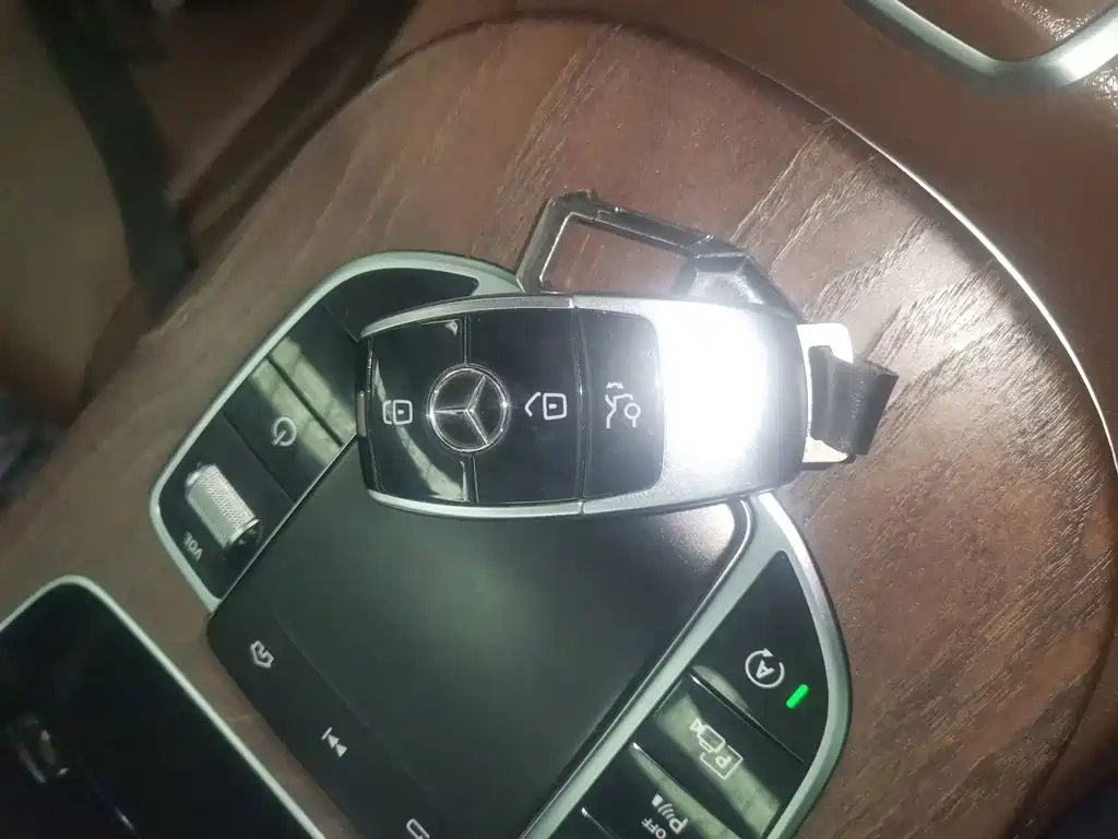 Mercedes-Benz E-Class 2019 — фото 17