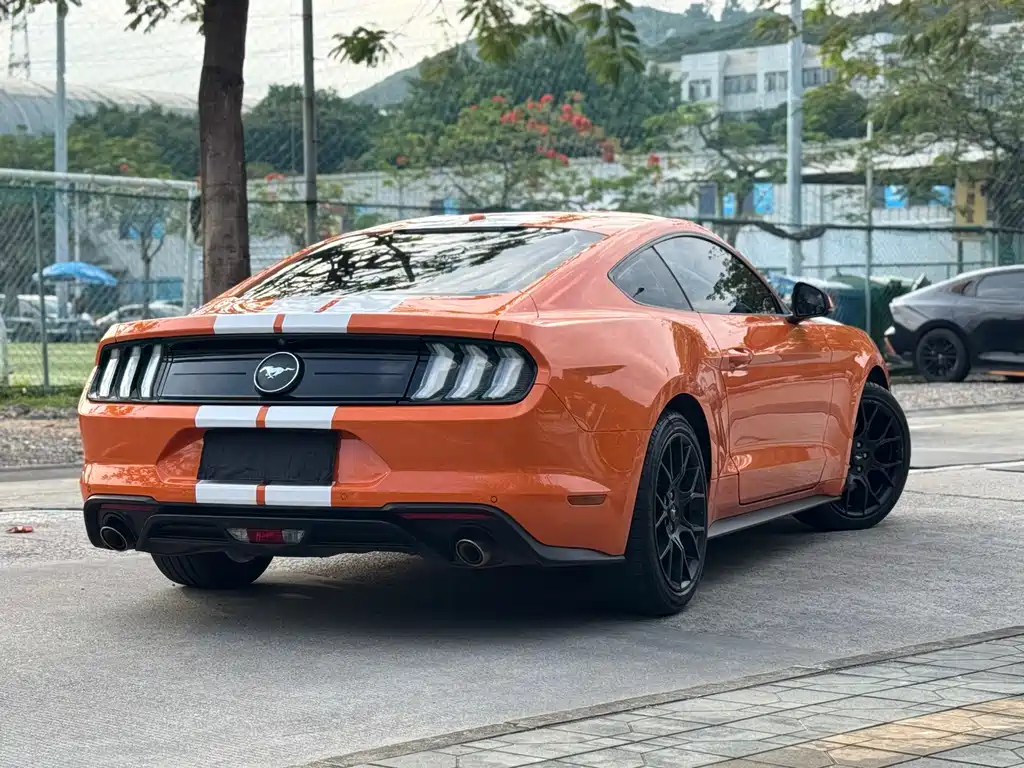 Ford Mustang 2020 — фото 16