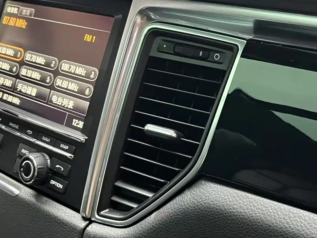 Porsche Macan 2014 — фото 19