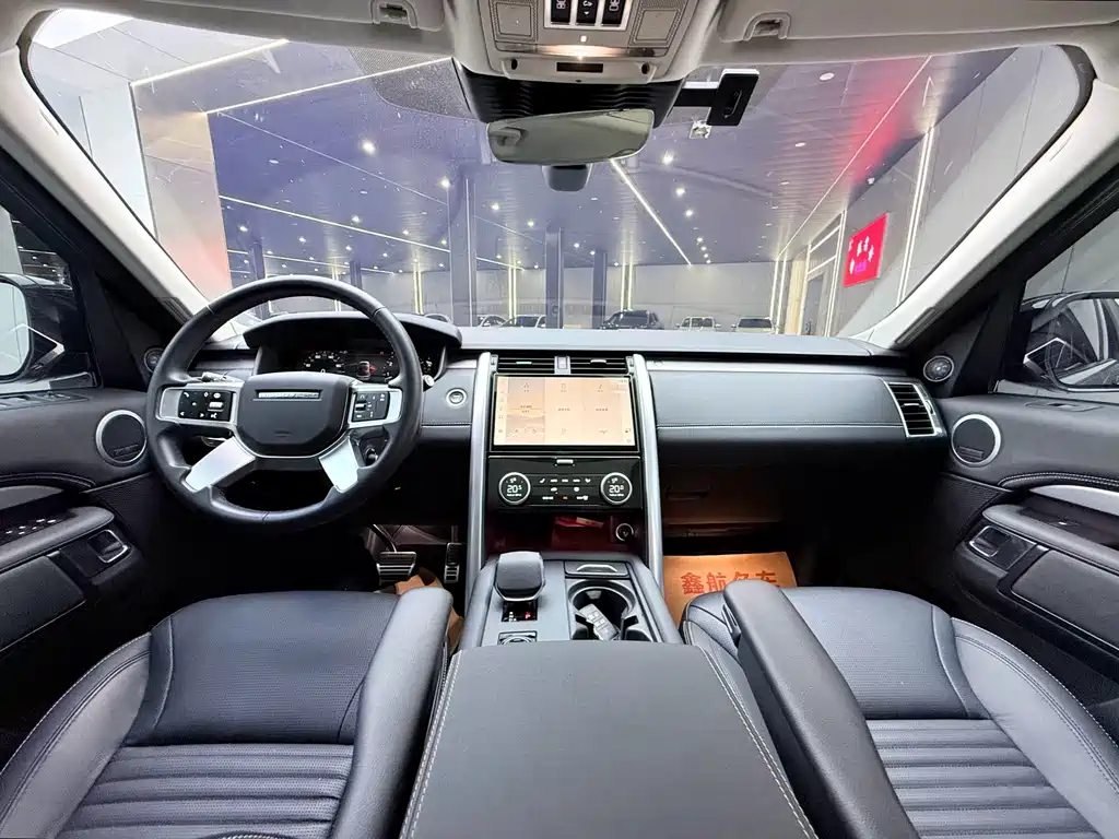 Land Rover Discovery 2024 — фото 12