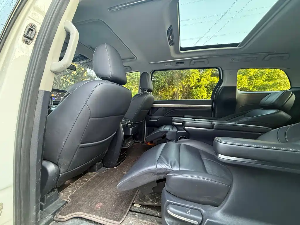 GAC Motor Trumpchi M8 2021 — фото 6