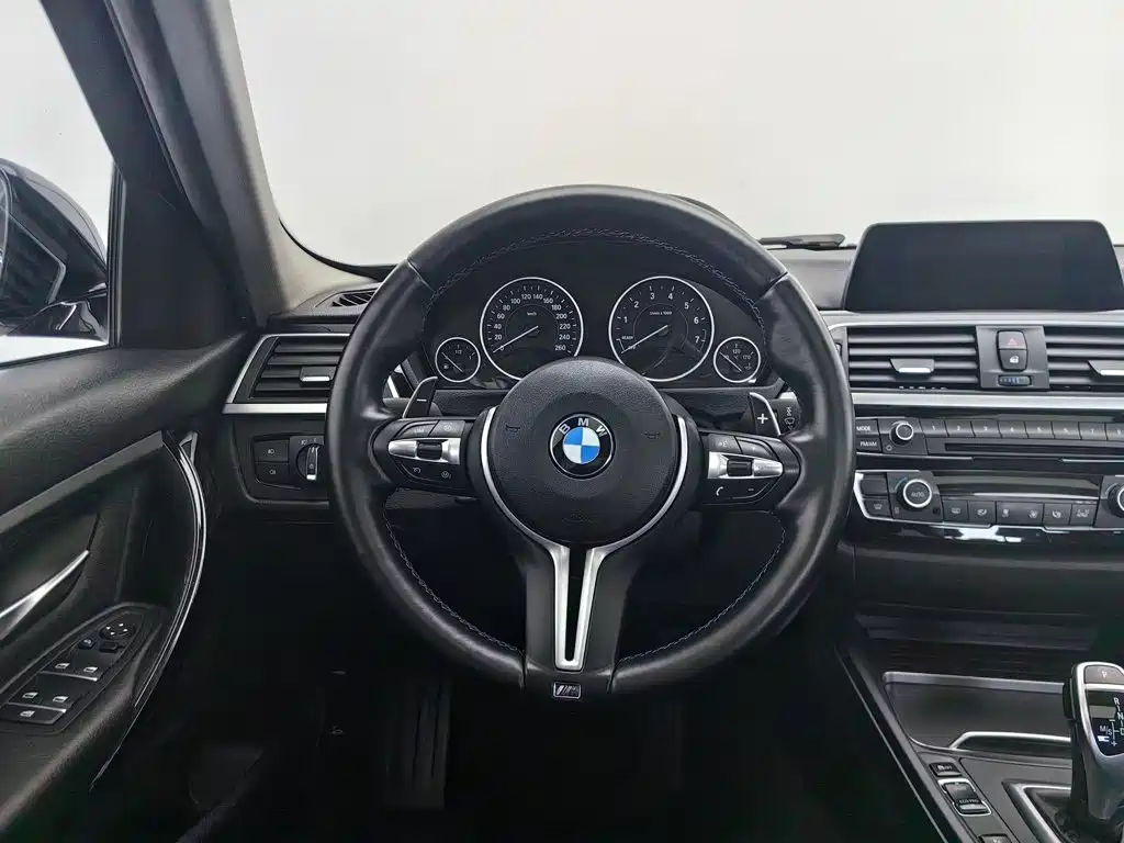 BMW 3 Series 2017 — фото 11
