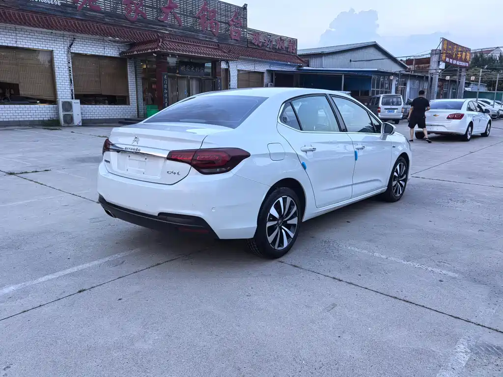 Citroën C4L 2017 — фото 7