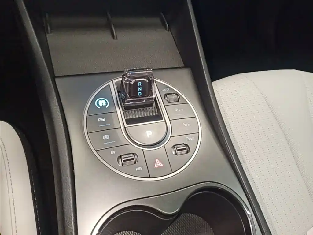 BYD Seal 05 DM-i 2025 — фото 14