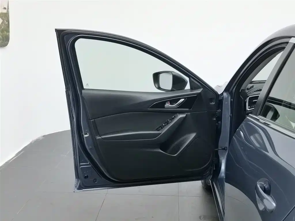 Mazda 3 Axela 2015 — фото 8