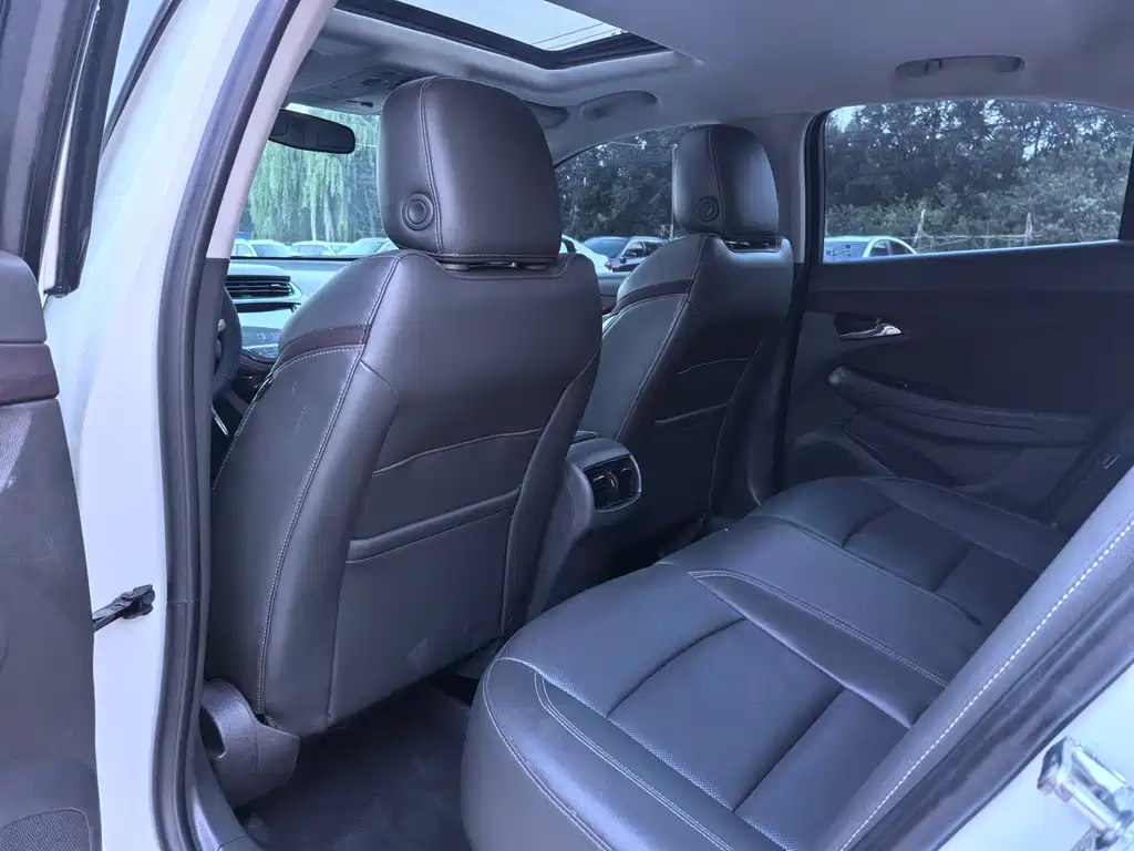Chevrolet Malibu 2016 — фото 12
