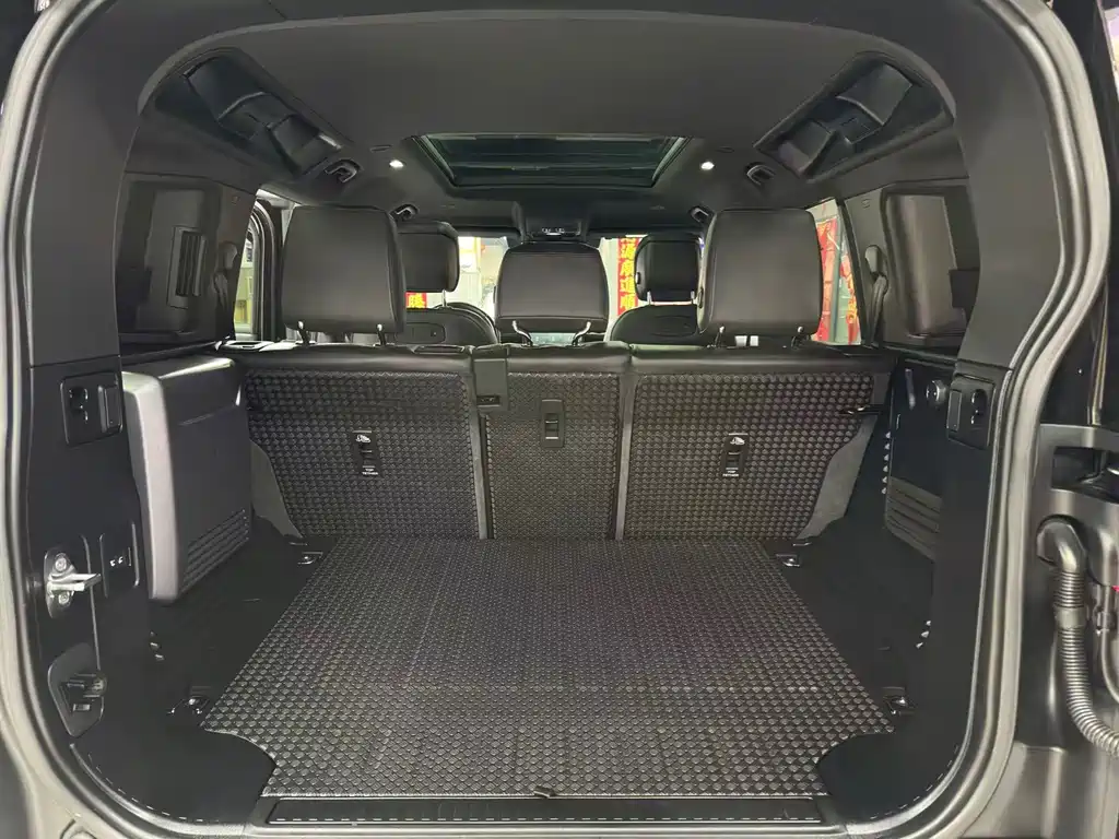 Land Rover Defender 2021 — фото 11