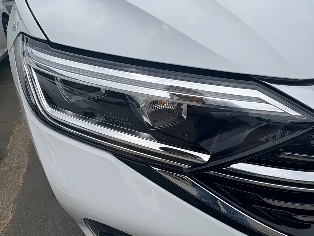 Volkswagen Sagitar 2023
