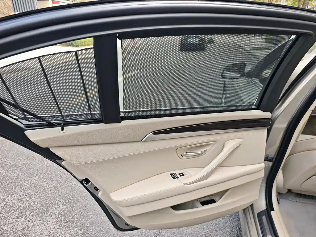 BMW 5 Series 2010 — фото 12