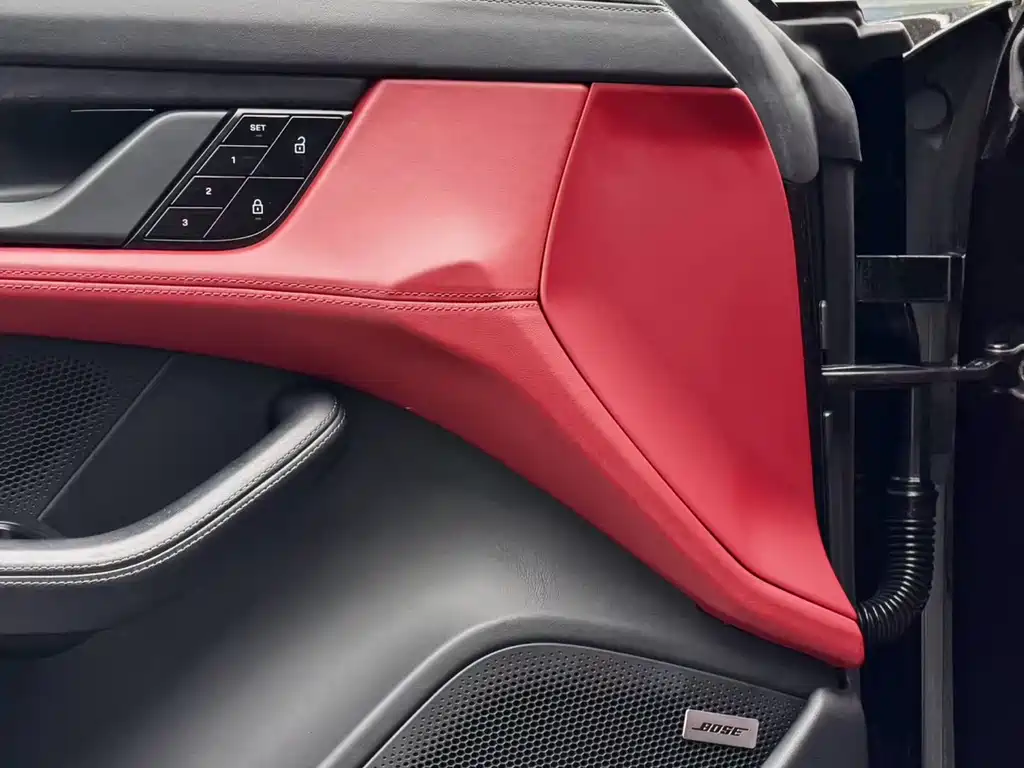 Porsche Taycan 2021 — фото 9