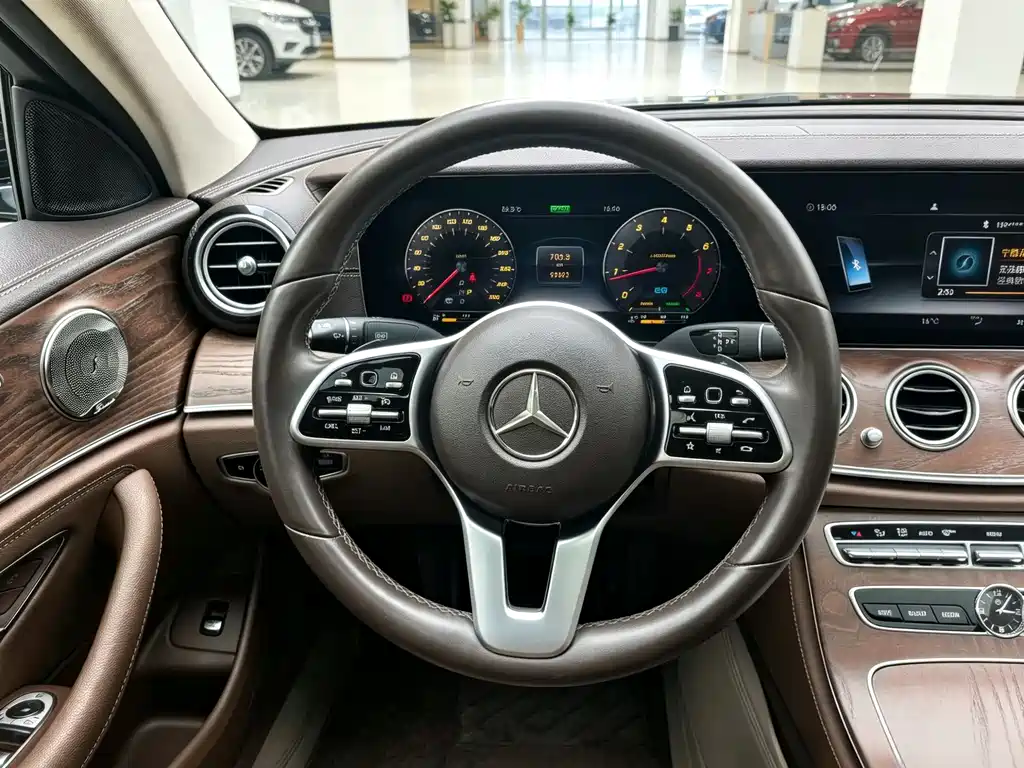 Mercedes-Benz E-Class 2019 — фото 8