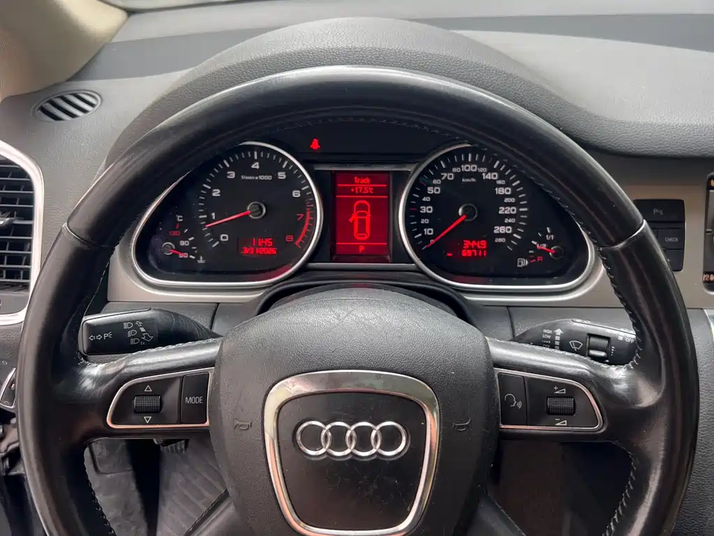 Audi Q7 2011 — фото 15