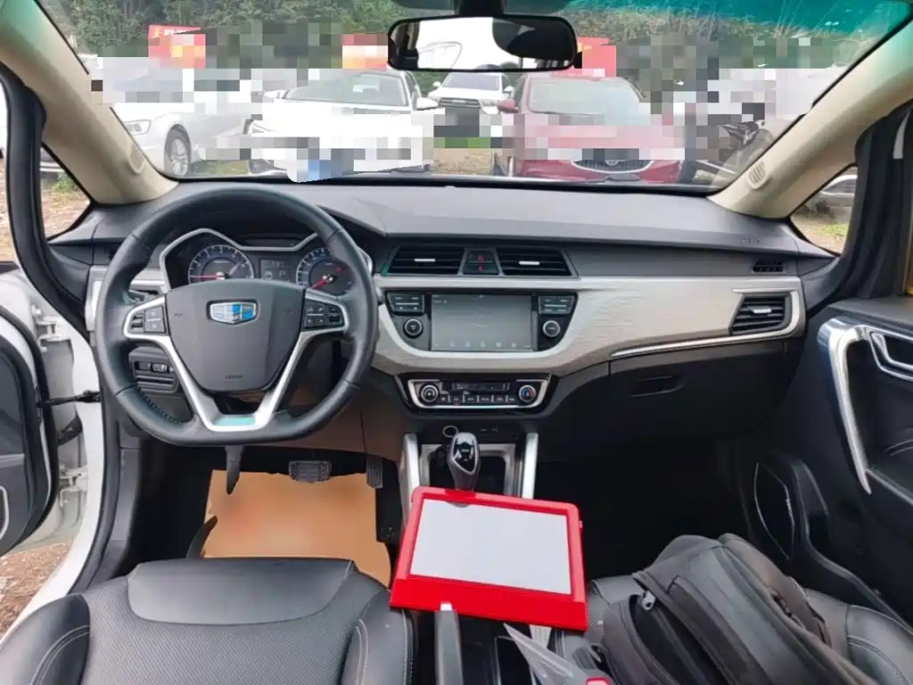 Geely Vision X3 2019 — фото 10