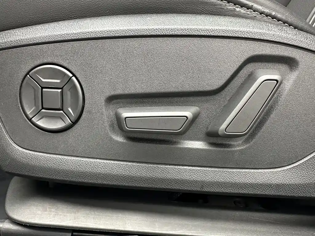 Audi A3 2023 — фото 12