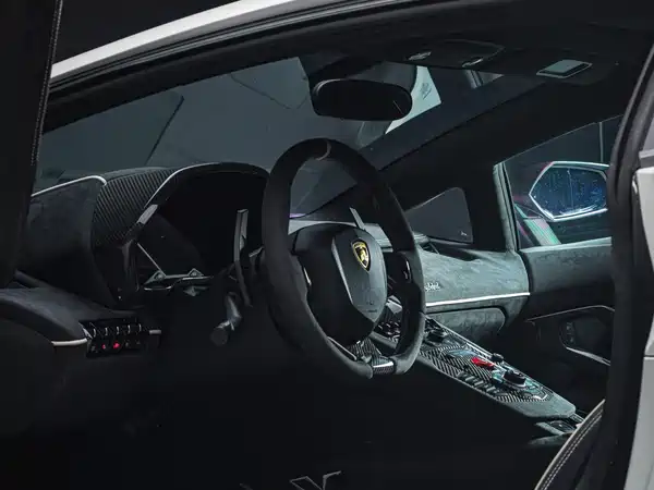 Lamborghini Aventador 2013