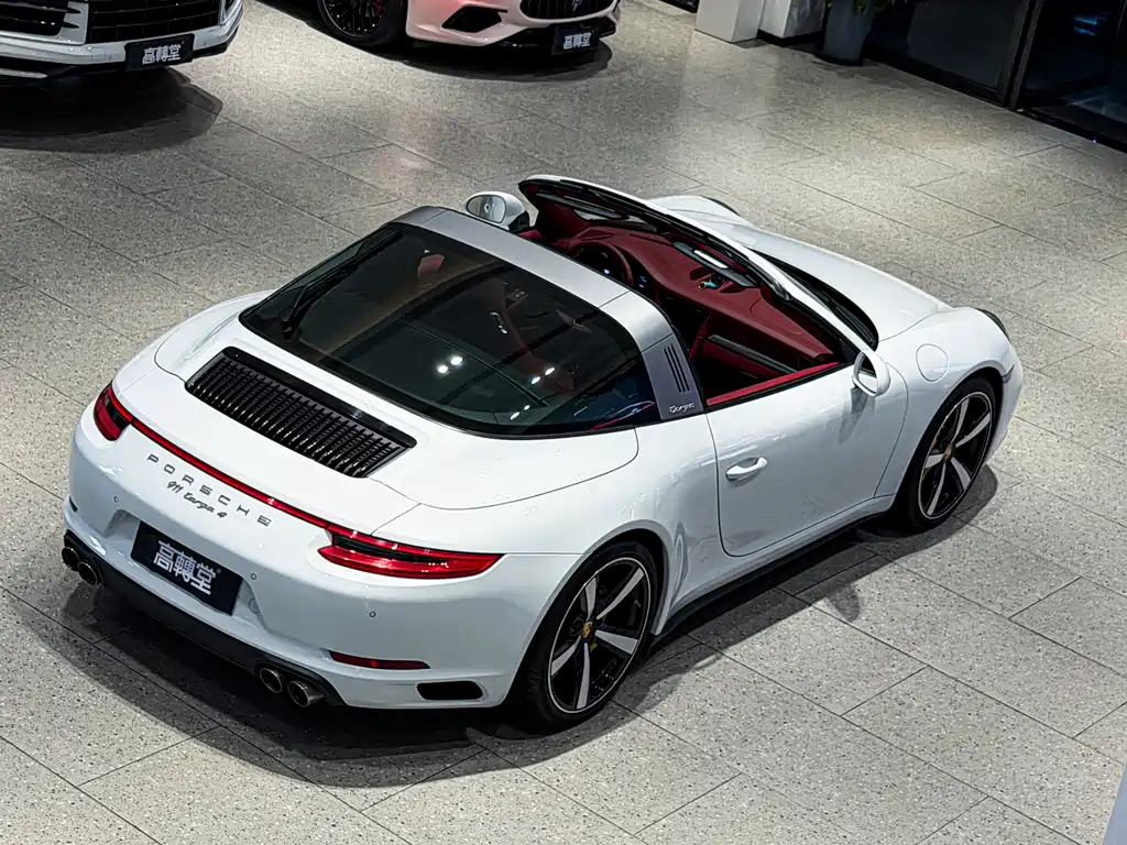 Porsche 911 2018 — фото 13