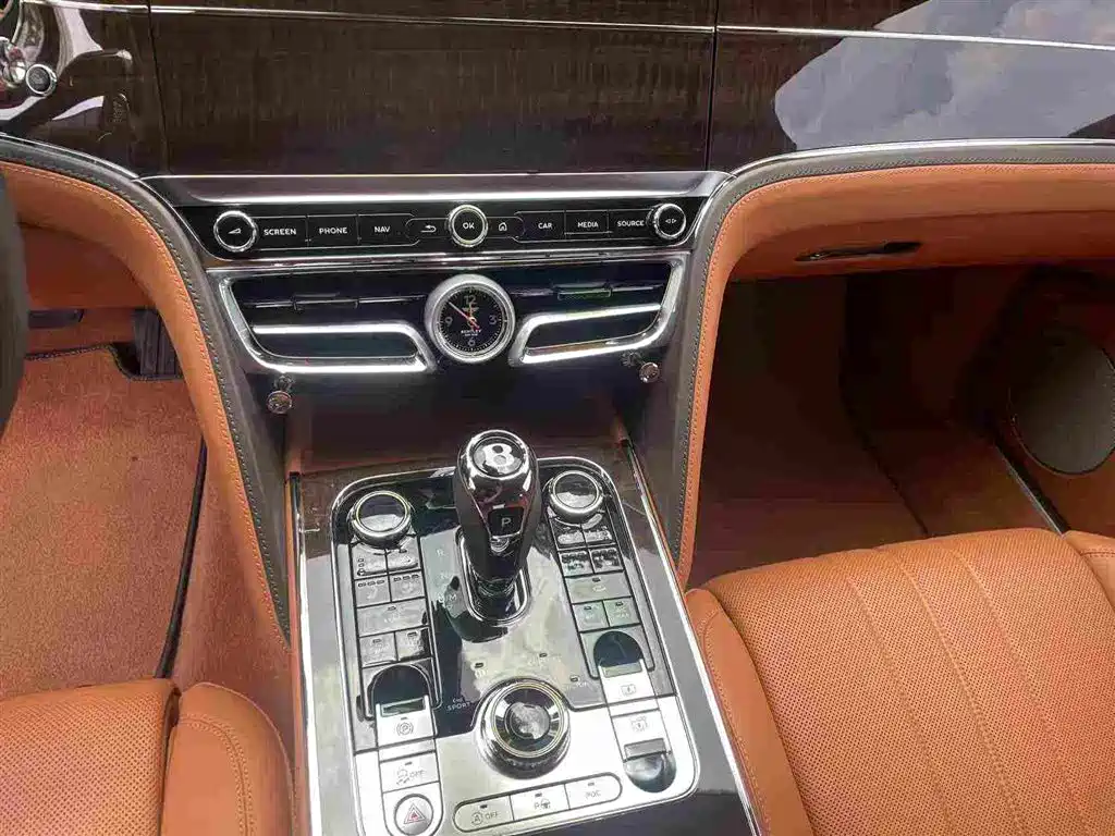 Bentley Flying Spur 2020 — фото 11