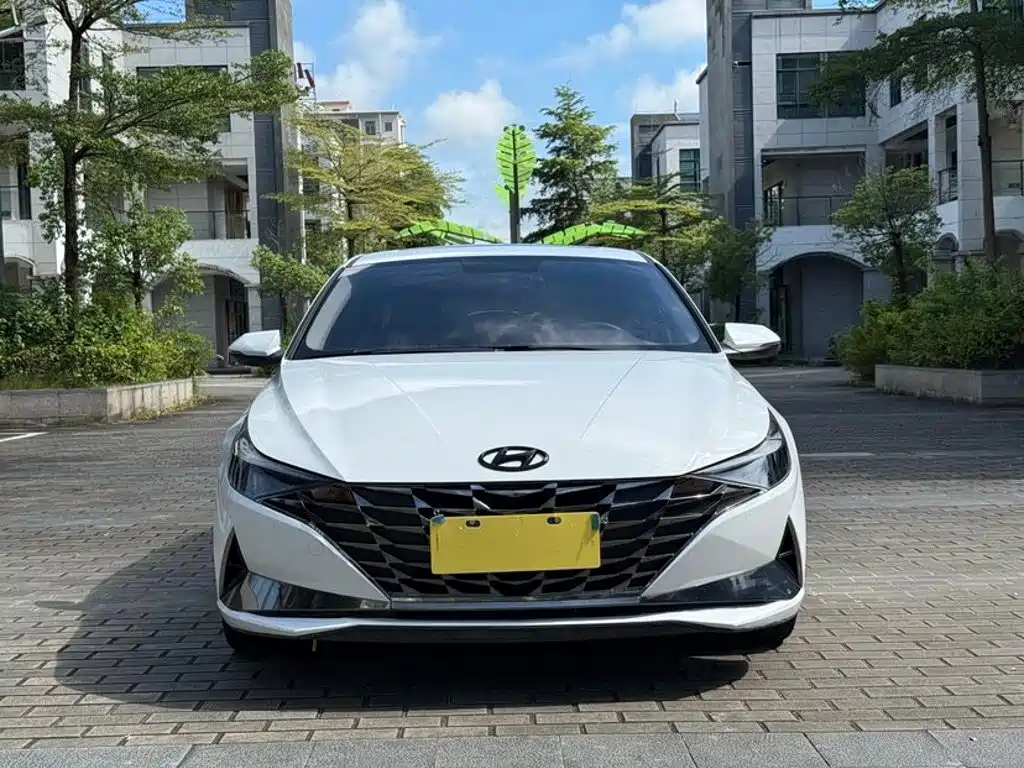 Hyundai Elantra 2022 — фото 2