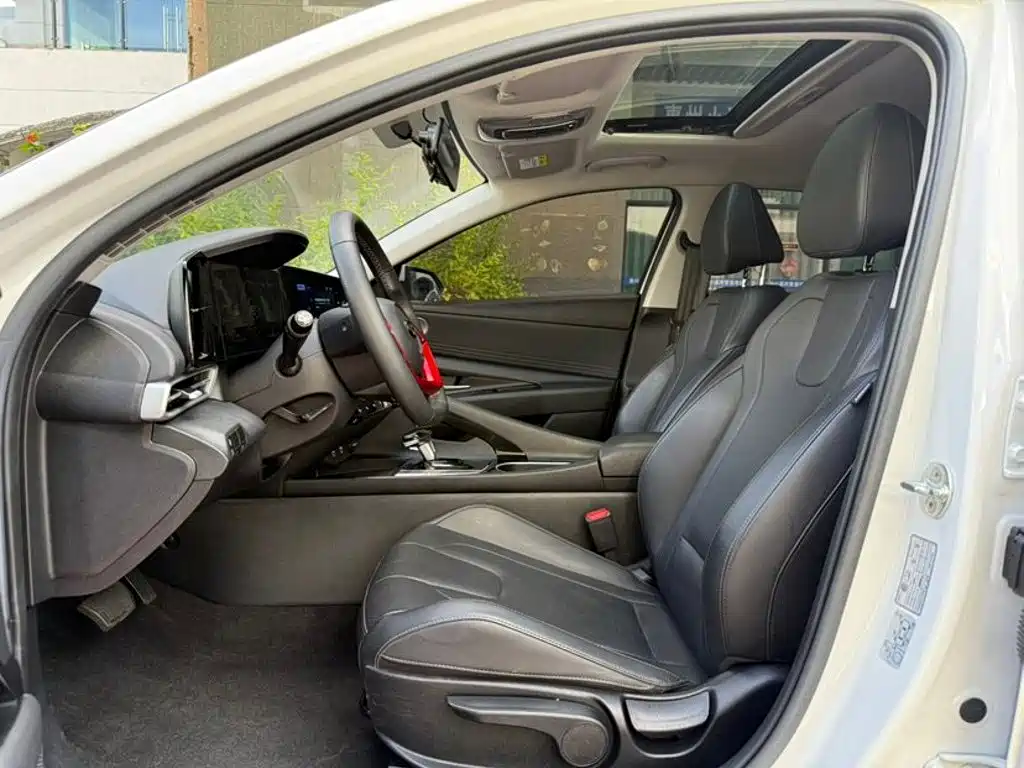 Hyundai Elantra 2022 — фото 4