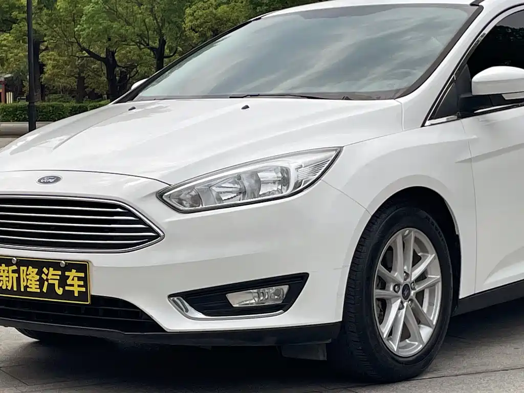 Ford Focus 2017 — фото 23