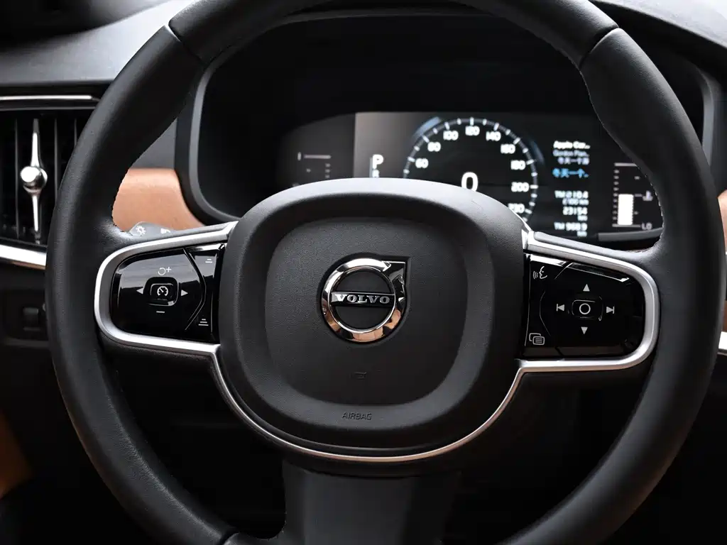 Volvo S90 2018 — фото 32