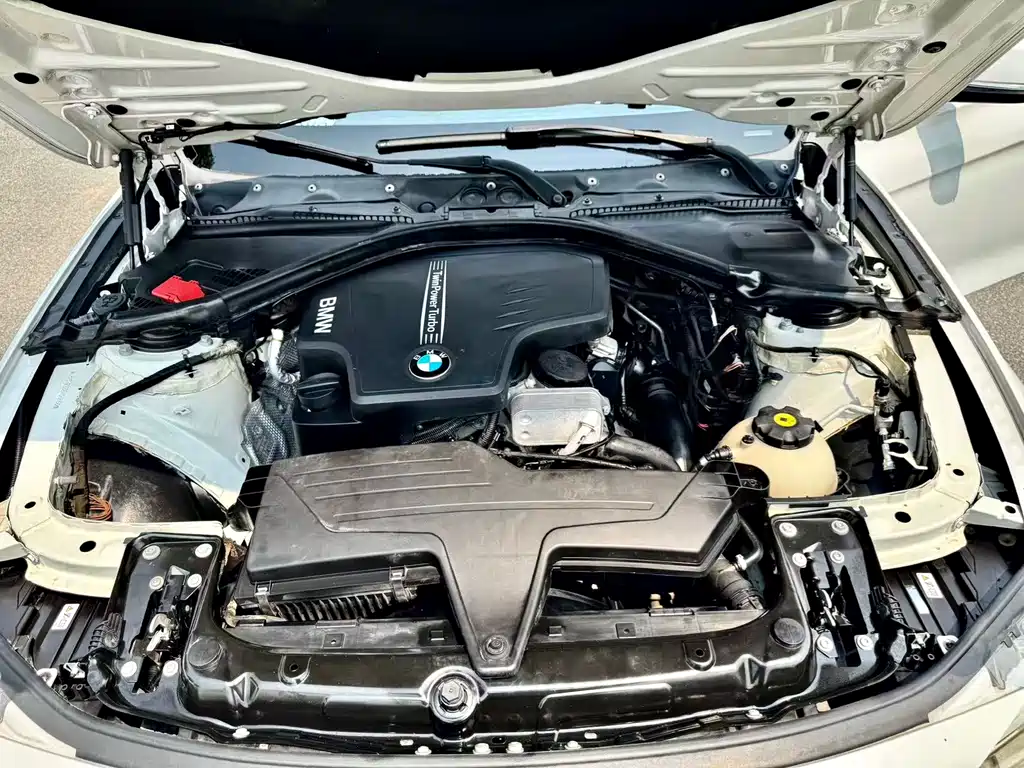 BMW 3 Series 2014 — фото 17