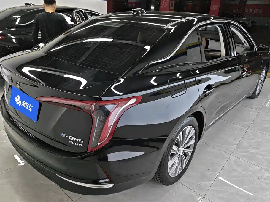 Hongqi E-QM5 2024 — фото 3