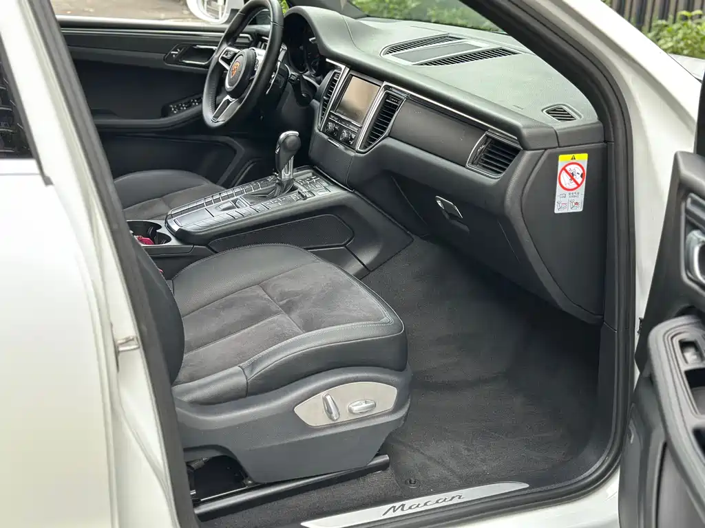 Porsche Macan 2016 — фото 12