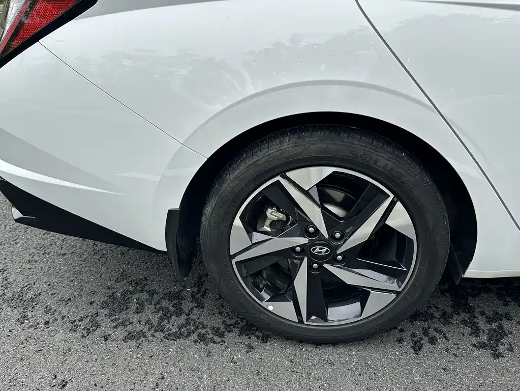 Hyundai Elantra 2022 — фото 14