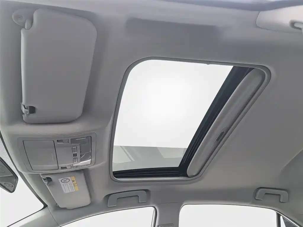 Toyota Corolla 2017 — фото 14