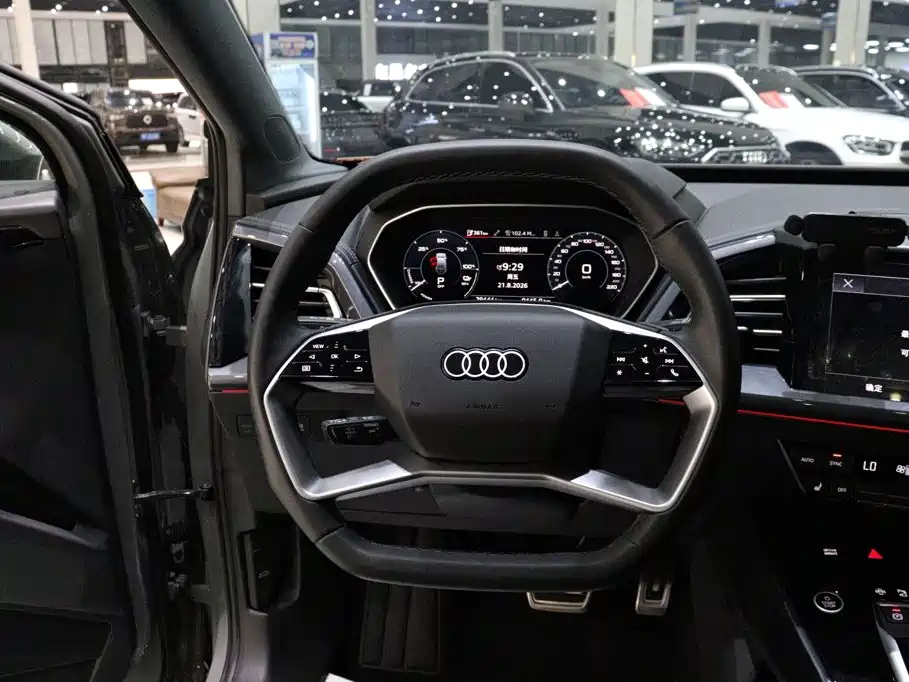 Audi Q4 E-Tron 2024 — фото 13