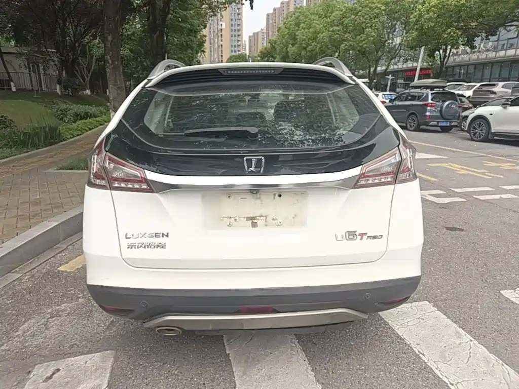 Luxgen U6 2015