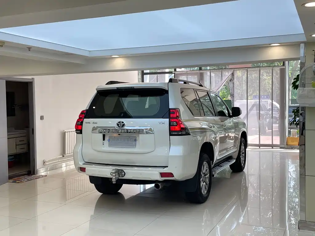 Toyota Prado 2019 — фото 6