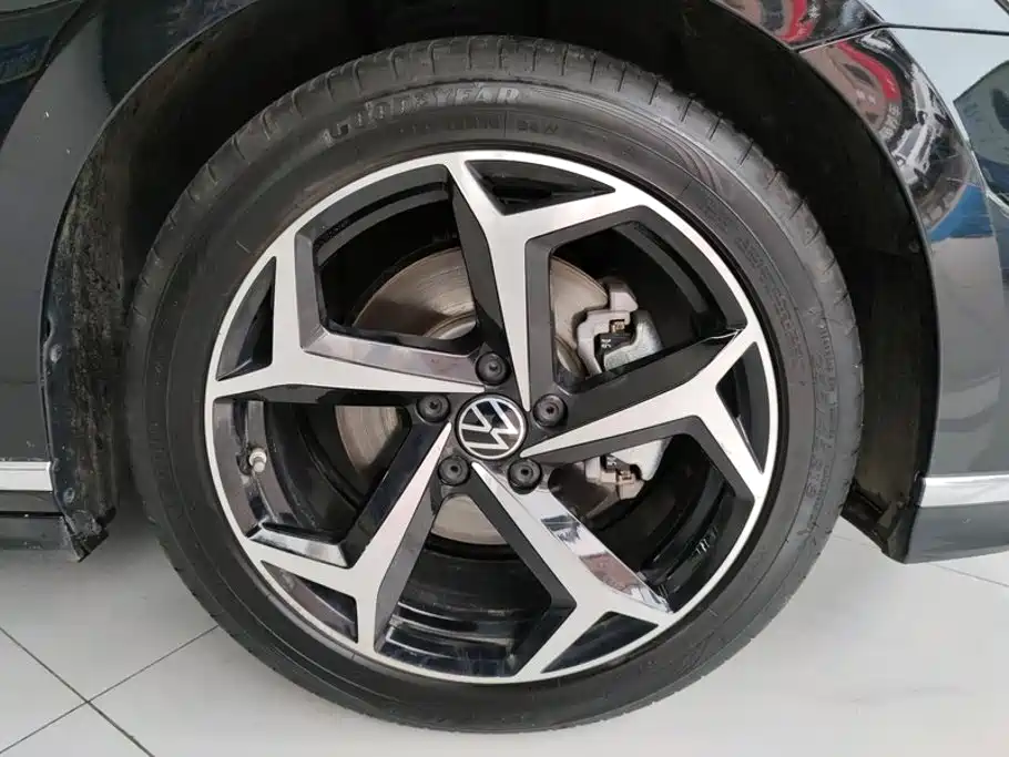 Volkswagen Magotan 2025