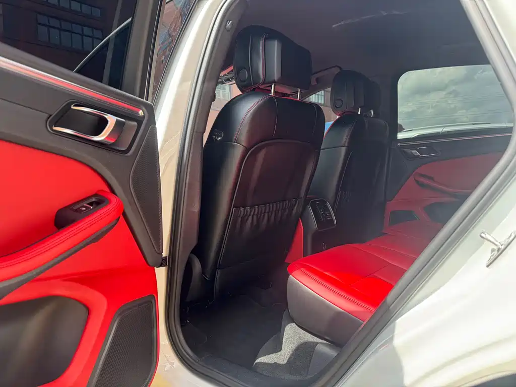 Porsche Macan 2020 — фото 12