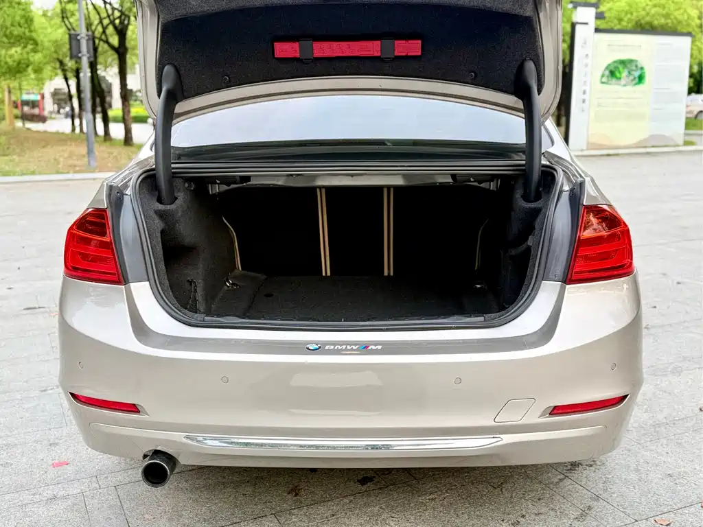 BMW 3 Series 2015 — фото 19