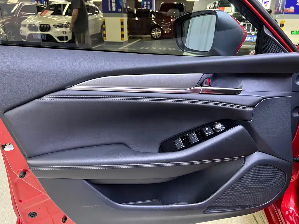 Mazda Atenza 2019 — фото 10