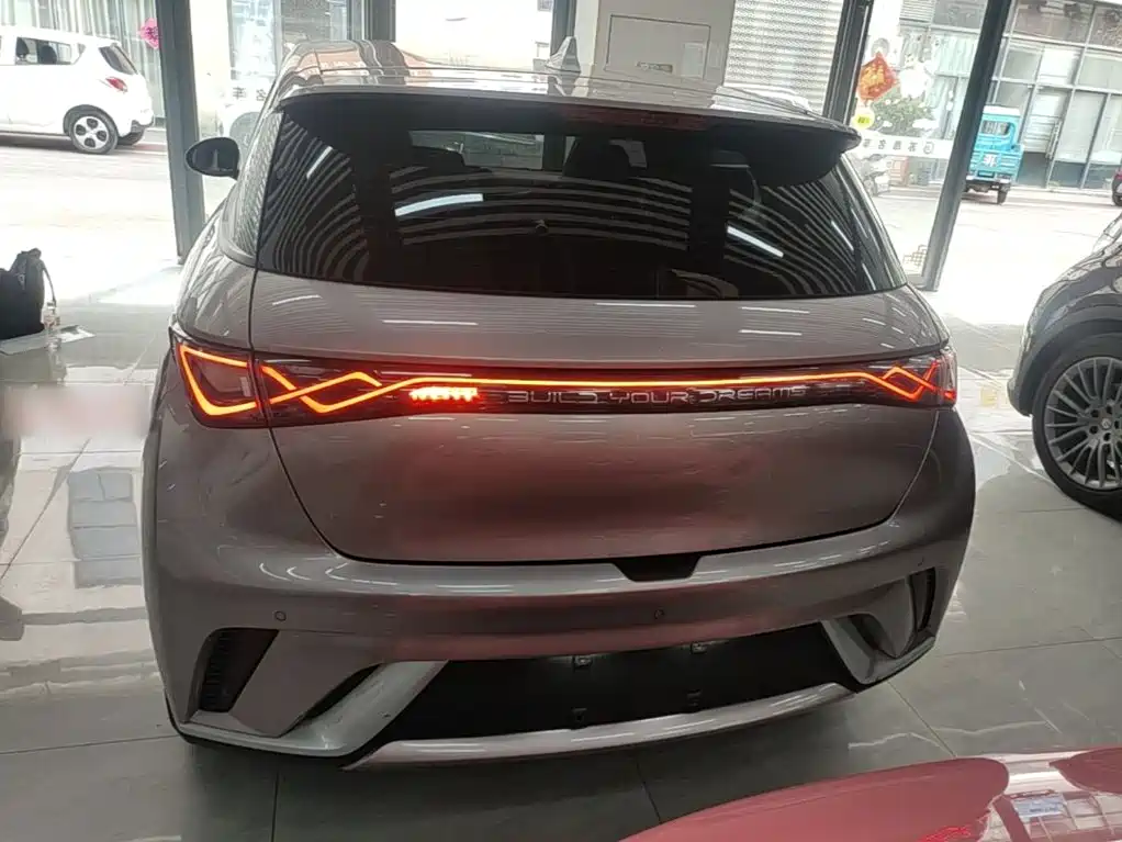 BYD Dolphin 2023