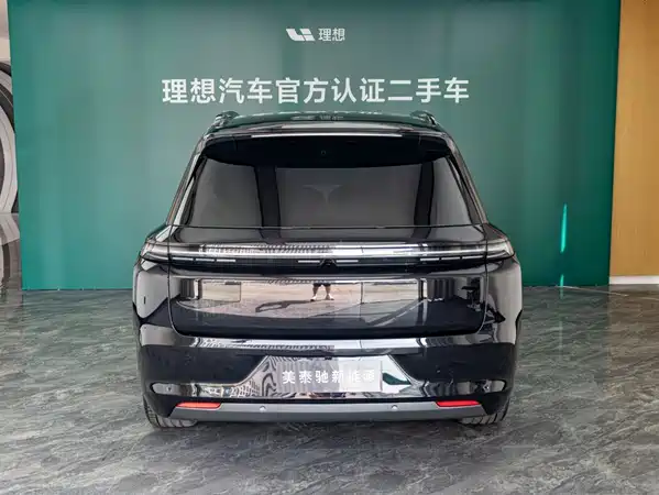 Li Auto L8 2025