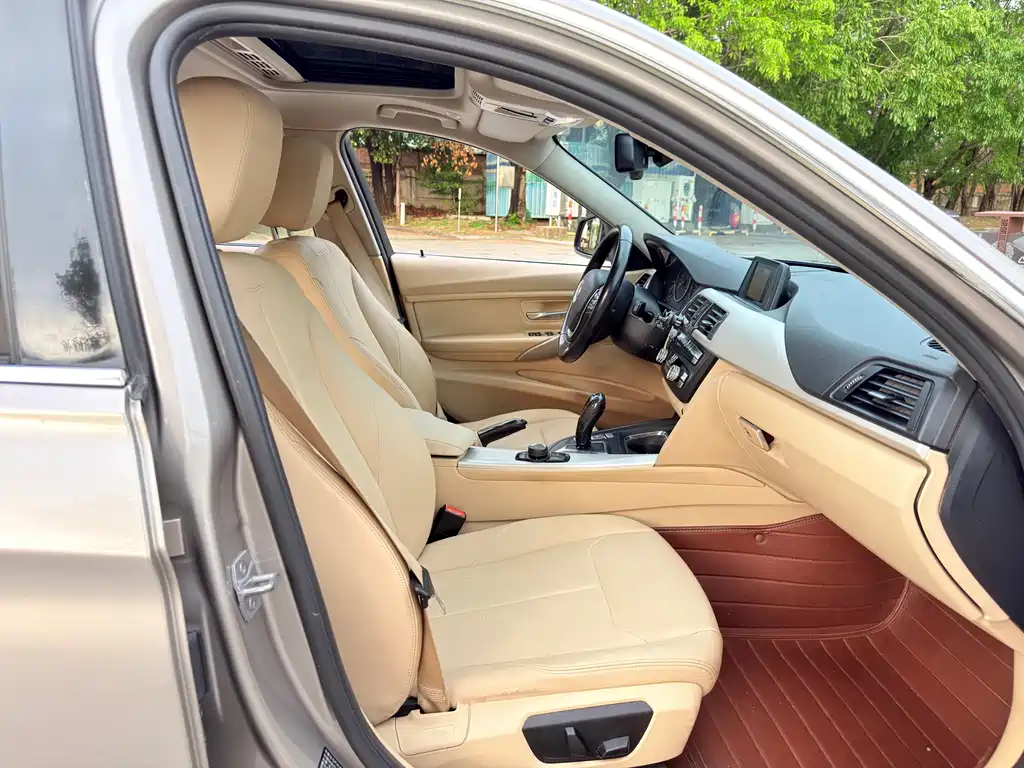 BMW 3 Series 2015 — фото 17