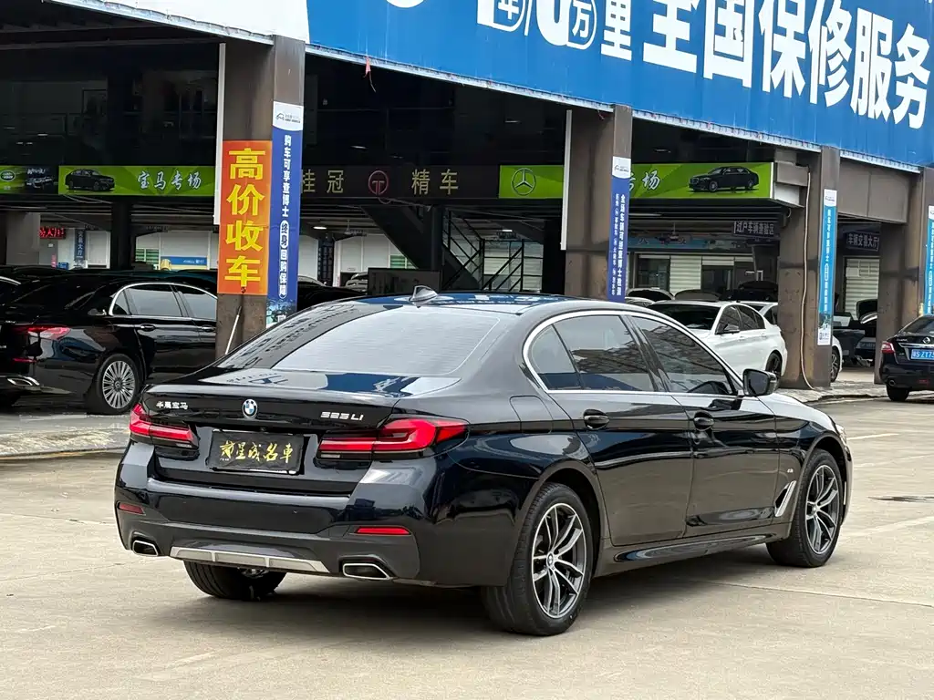 BMW 5 Series 2023 — фото 18