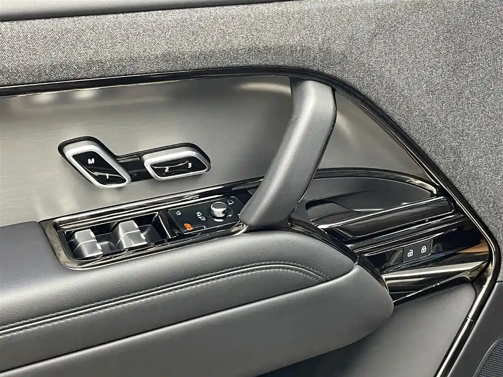 Land Rover Sport 2024 — фото 10
