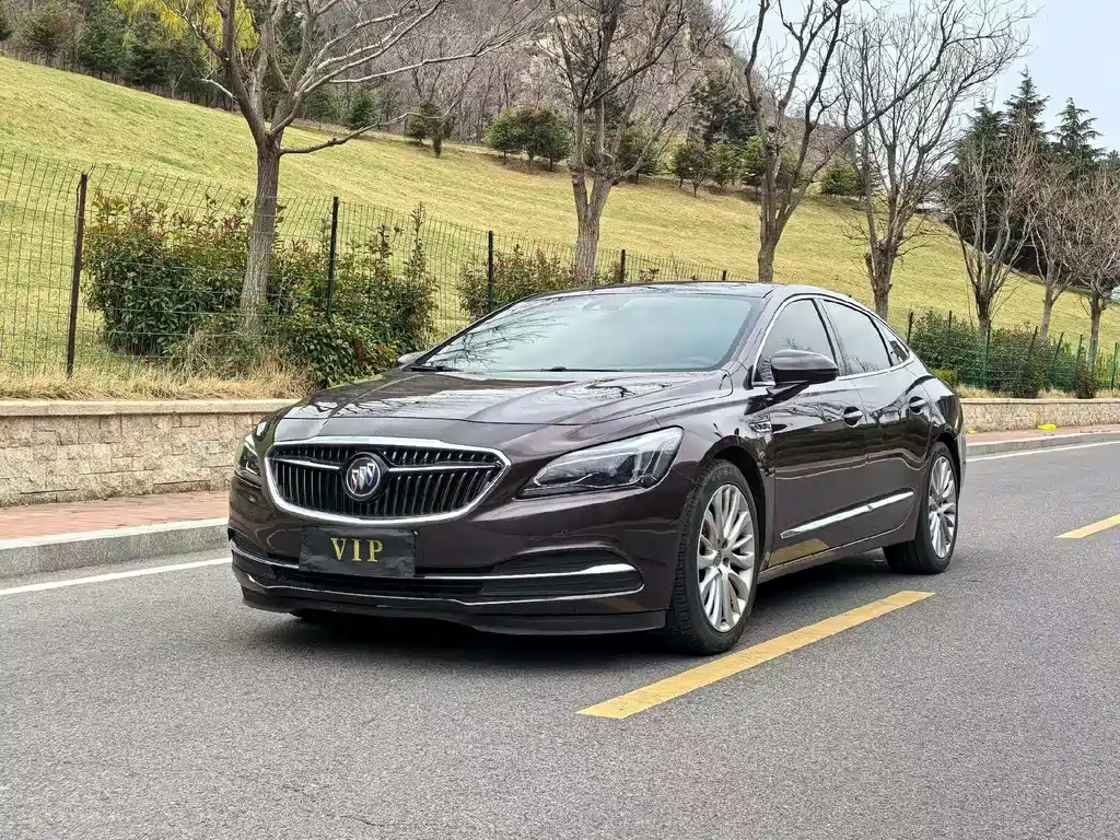 Buick LaCrosse 2017 — фото 1
