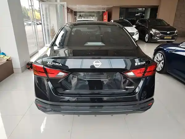 Nissan Teana 2022