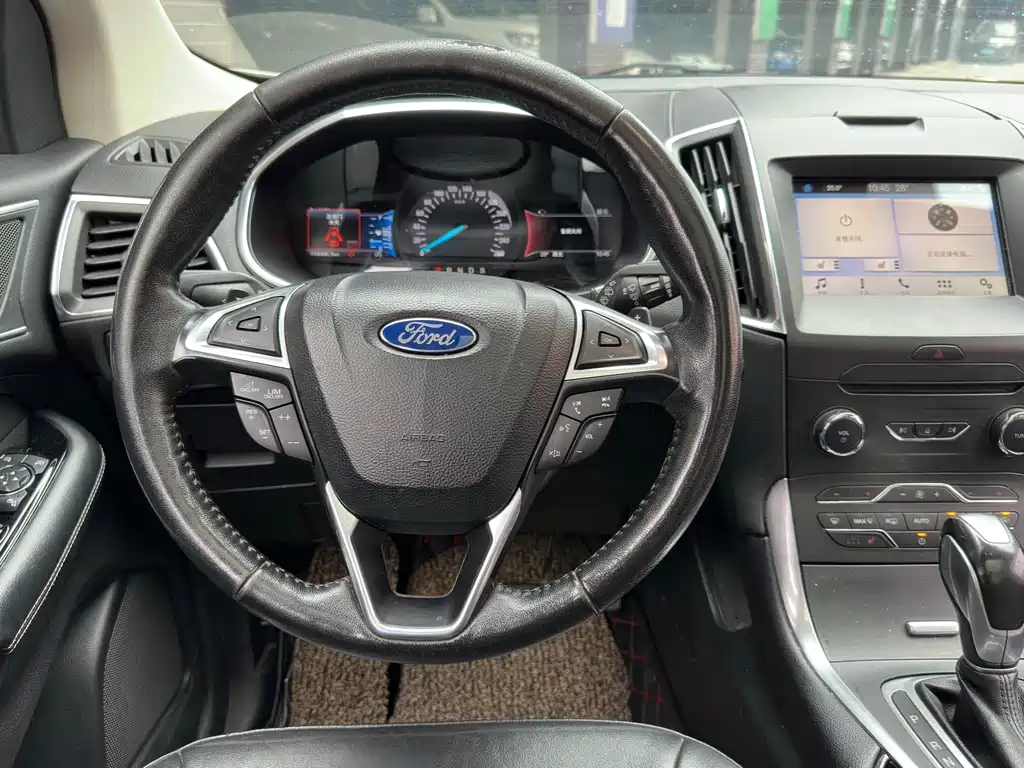 Ford Edge 2018 — фото 9
