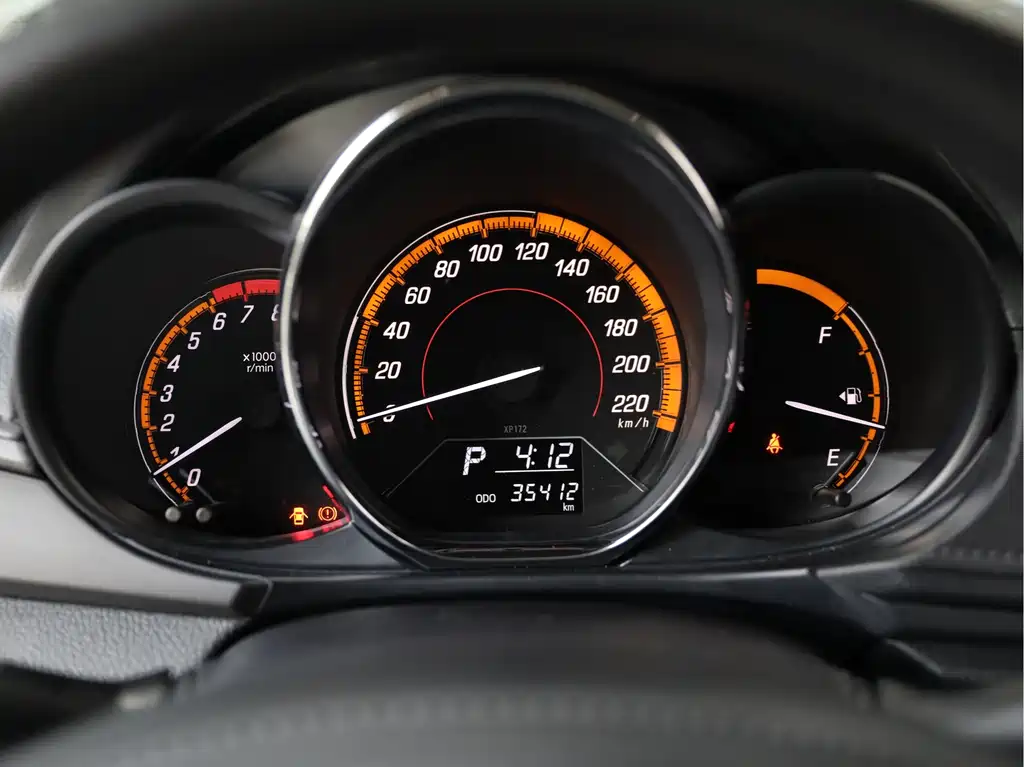 Toyota Yaris L 2022 — фото 8