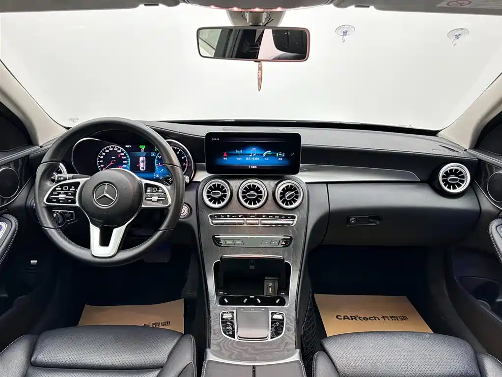 Mercedes-Benz C-Class 2019 — фото 10