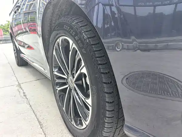 Roewe iMAX8 2022